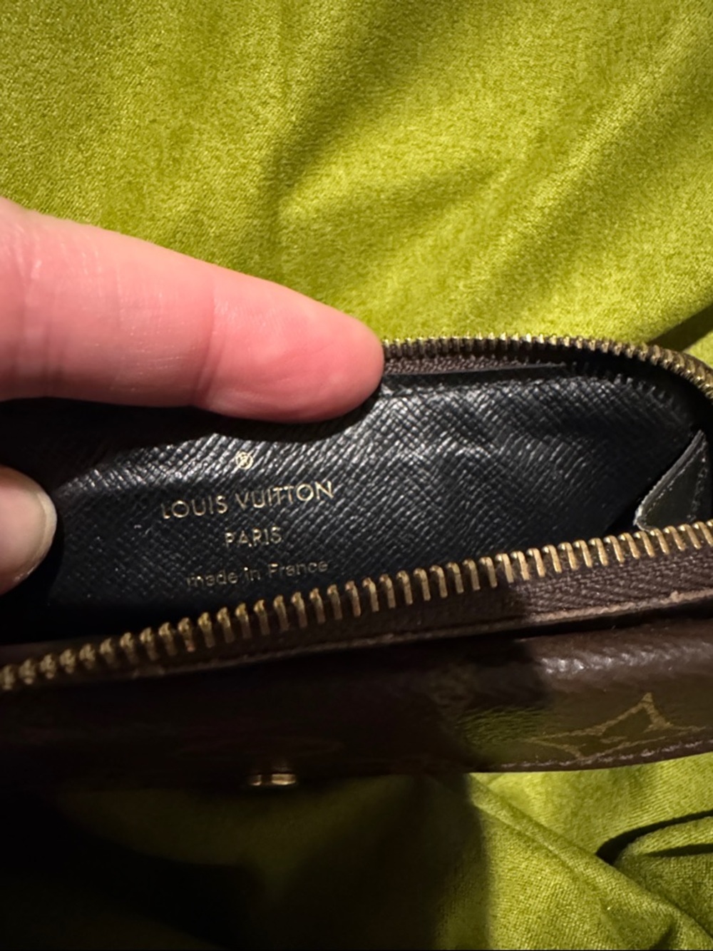 Louis Vuitton Recto Verso - Monogram Full Inclusion - Picture 7 of 8